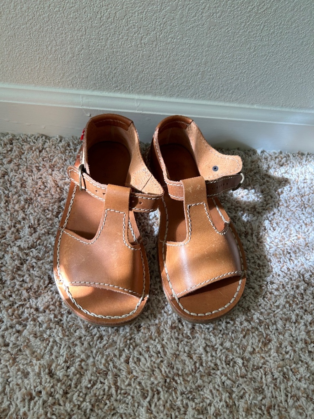 Duck feet sandals